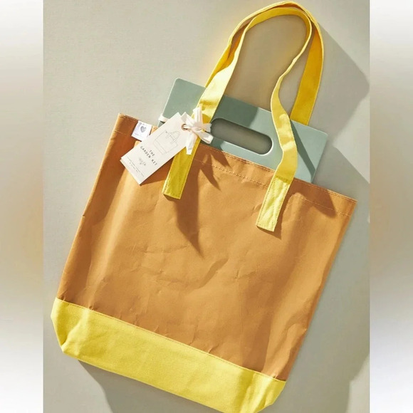 NWT Heartfelt by Anthropologie GardenTote and Kneeling Pad Gift Set - Picture 1 of 12